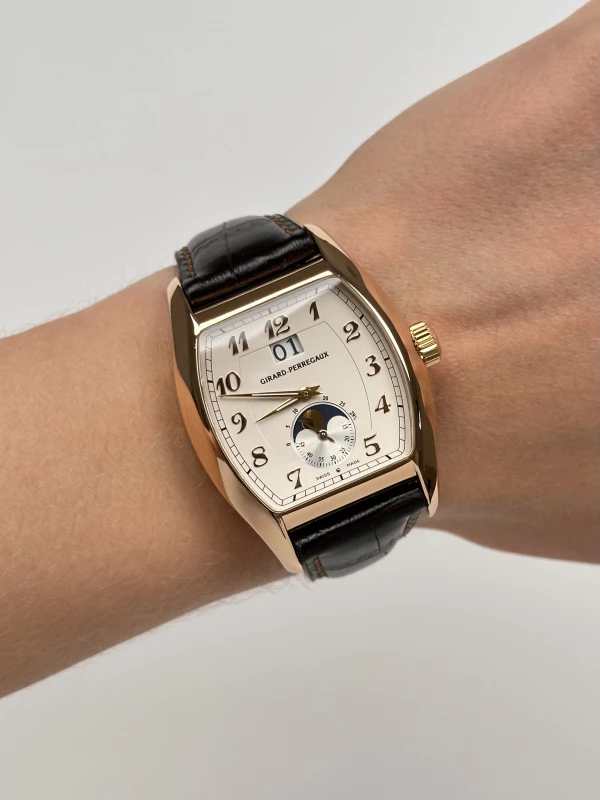 Girard Perregaux Large Date 27600-52-121-BACA 9
