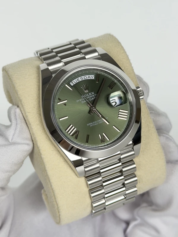 Rolex 40 MM, PLATINUM 228206-0027 2