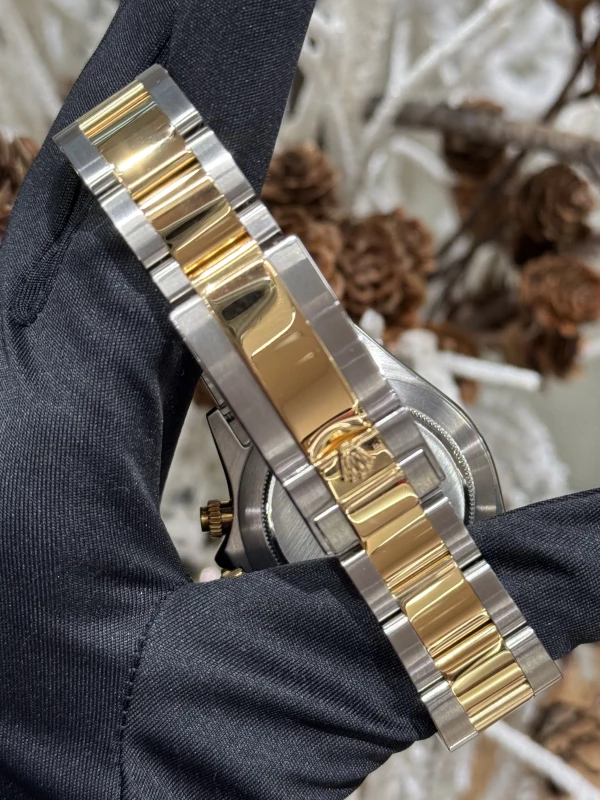 Rolex Cosmograph 40mm Steel and Yellow Gold 116523 7