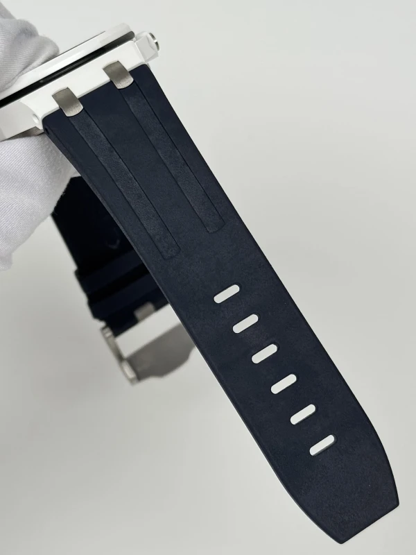 Audemars Piguet 15707CB.OO.A010CA.01 7