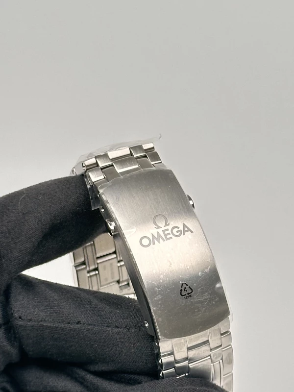 Omega Diver 300M Master Co-Axial 42 210.30.42.20.04.001 8