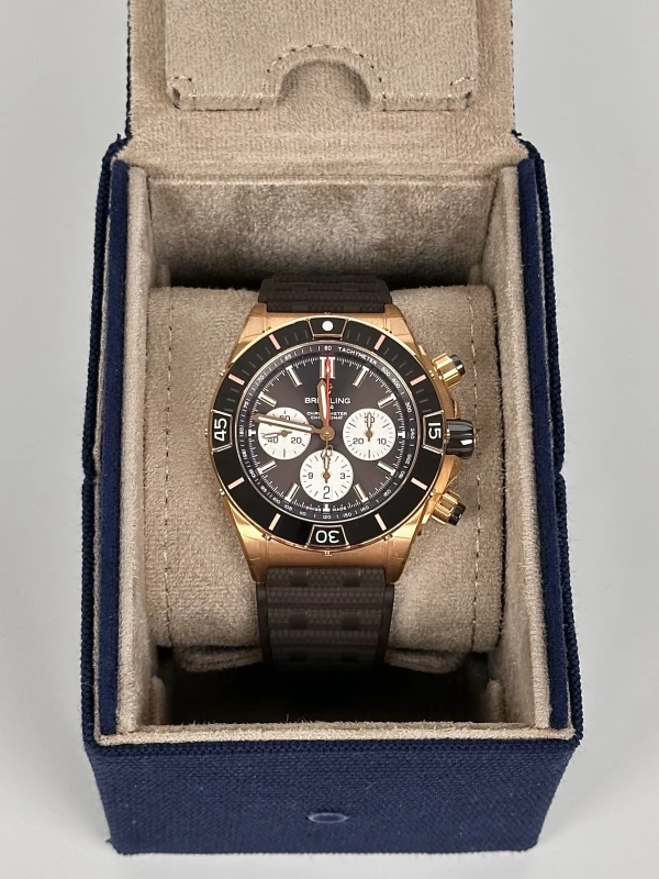Breitling SUPER B01 44 RB0136E31Q1S1 5