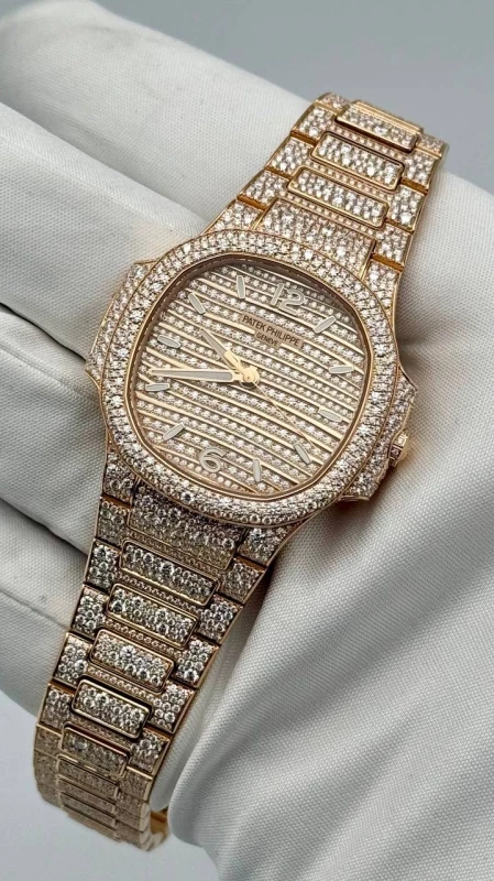 Patek Philippe Nautilus Lady 7118/1450R-001 8