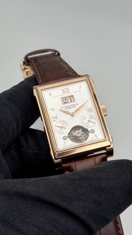 A. Lange & Sohne 703.032 8