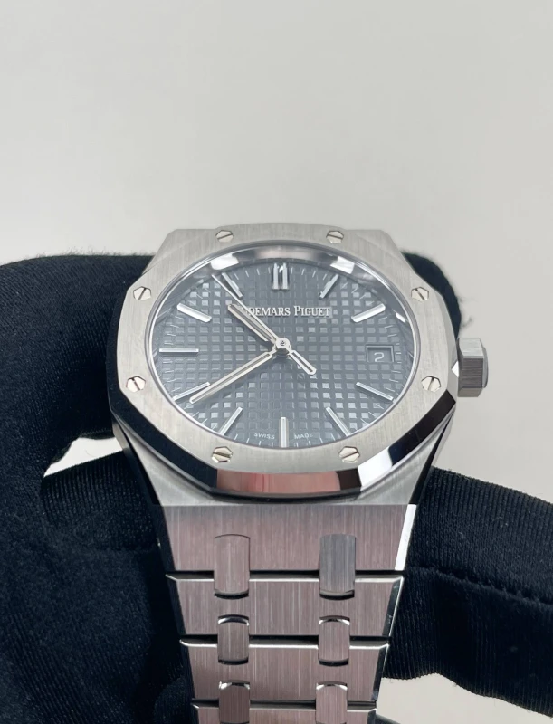 Audemars Piguet Royal Oak Selfwinding 37 mm 15550ST.OO.1356ST.07 4