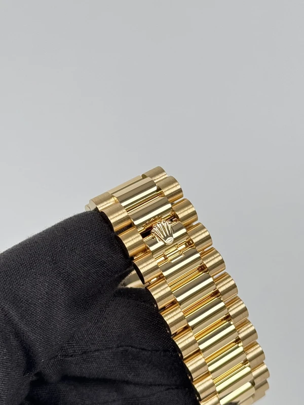 Rolex 40 mm Yellow Gold 228238-0002 7
