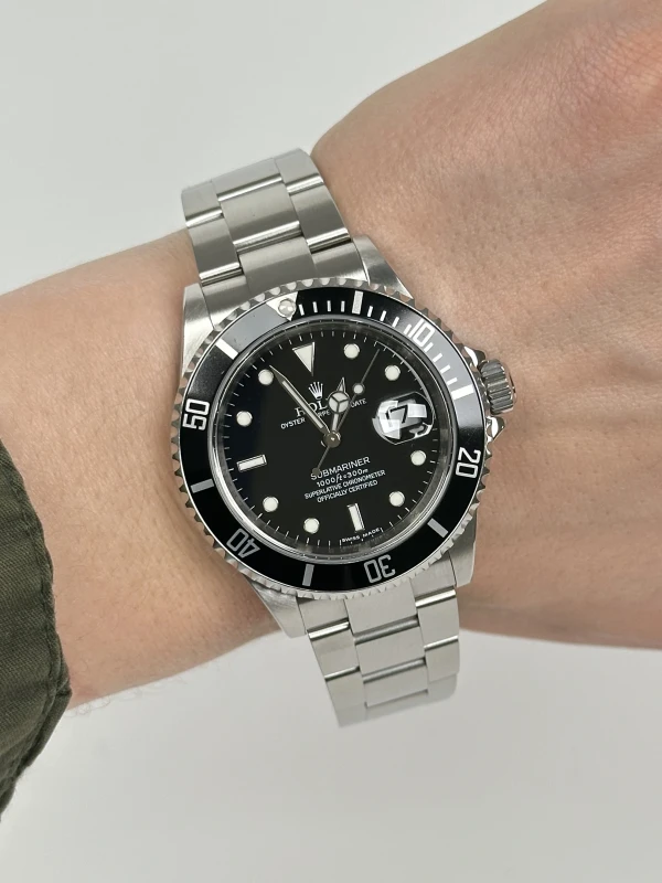 Rolex Date 40mm 16610T 8