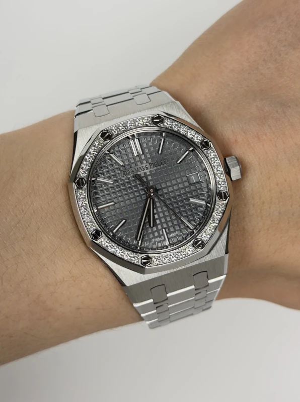 Audemars Piguet Selfwinding 37 mm 15551ST.ZZ.1356ST.06 4