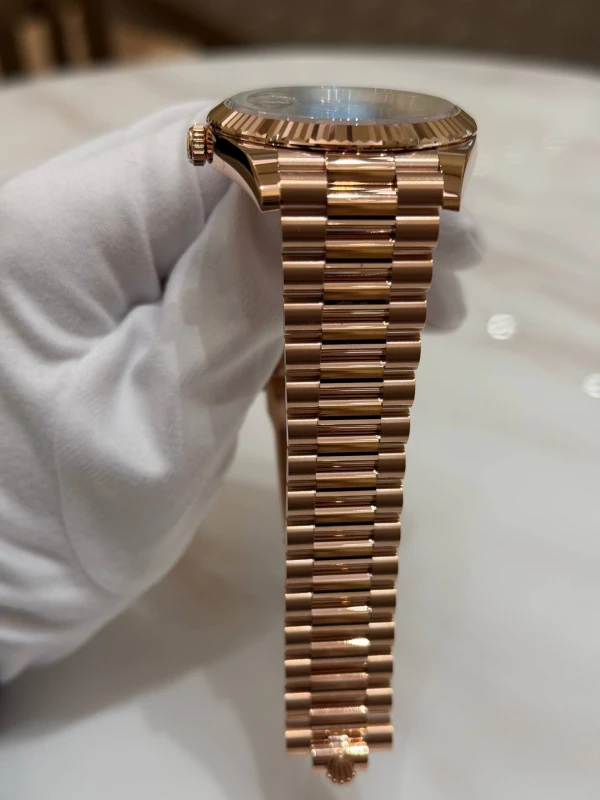 Rolex 40 mm Everose Gold 228235-0025 4