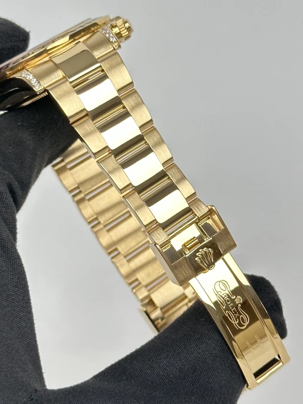 Rolex Cosmograph 40mm Yellow Gold 116508 6