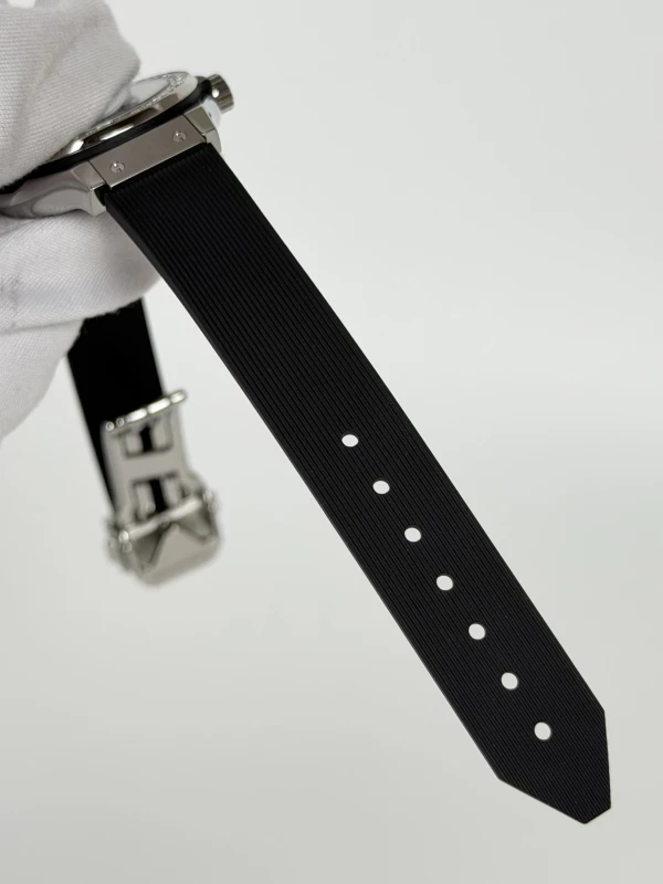 Hublot 591.NX.1470.RX.1204 4