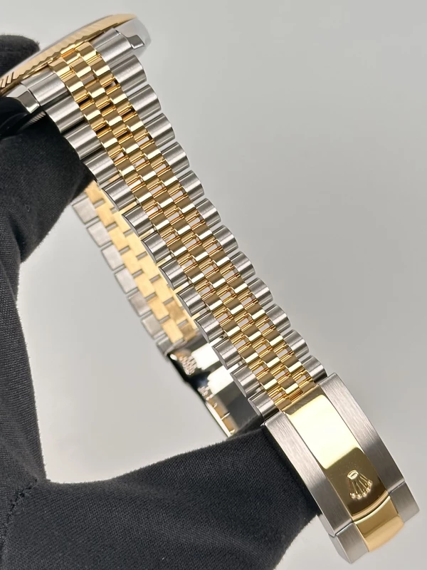 Rolex 41 mm, Oystersteel and yellow gold 126333-0012 5