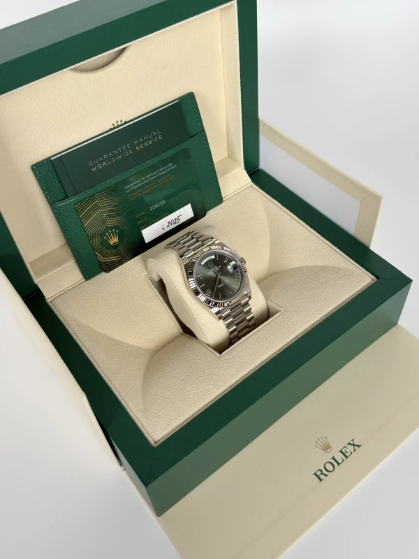 Rolex 40MM WHITE GOLD 228239-0033 5