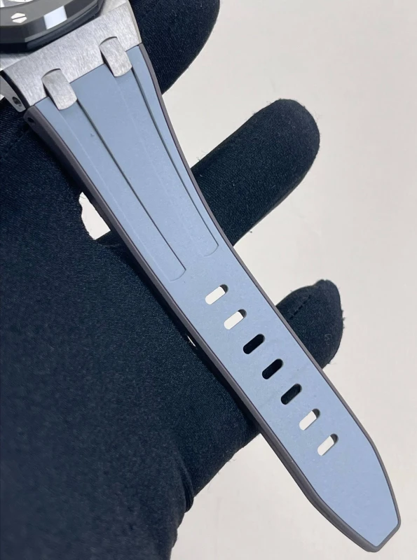 Audemars Piguet Offshore Chronograph 42mm 26470IO.OO.A006CA.01 6
