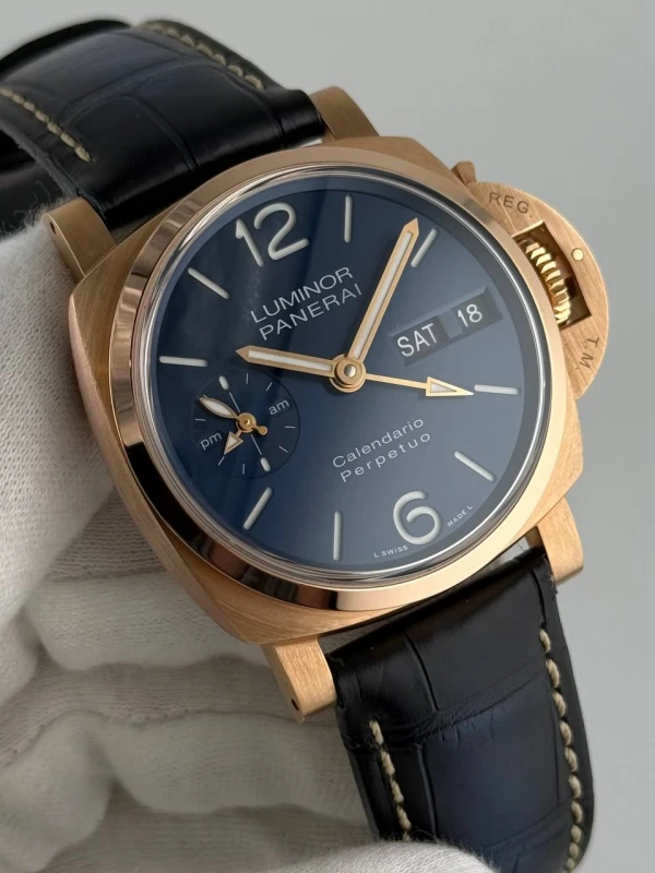 Panerai Perpetual Calendar Goldtech™ PAM00742 3