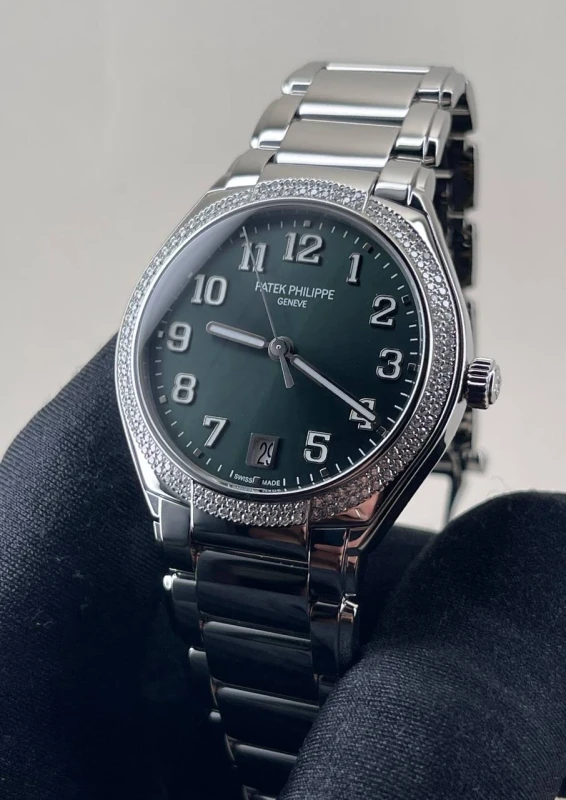 Patek Philippe 7300 7300/1200A-011 2