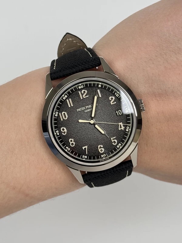 Patek Philippe Calatrava 5226G-001 9