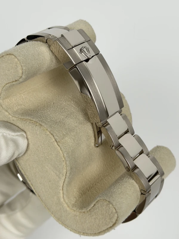 Rolex Cosmograph 40mm White Gold 126509-0005 4