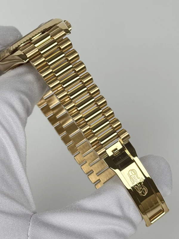 Rolex 40 mm Yellow Gold 228238-0002 6