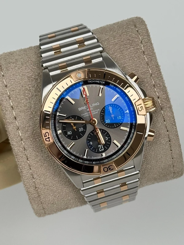 Breitling B01 42 UB0134101B1U1 2