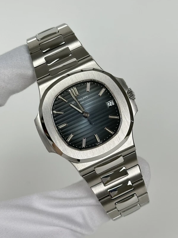 Patek Philippe 5711/1 5711/1A-010 2