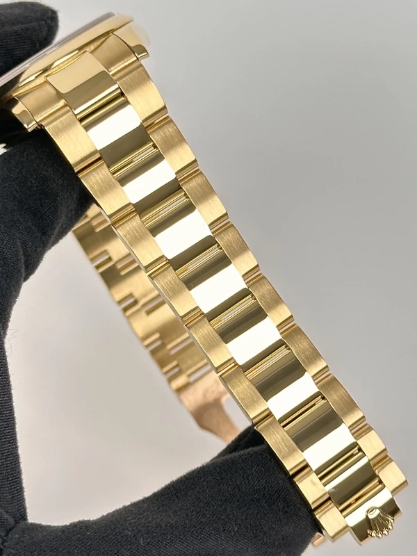 Rolex Rare Jubilee Champagne Dial 118208 5