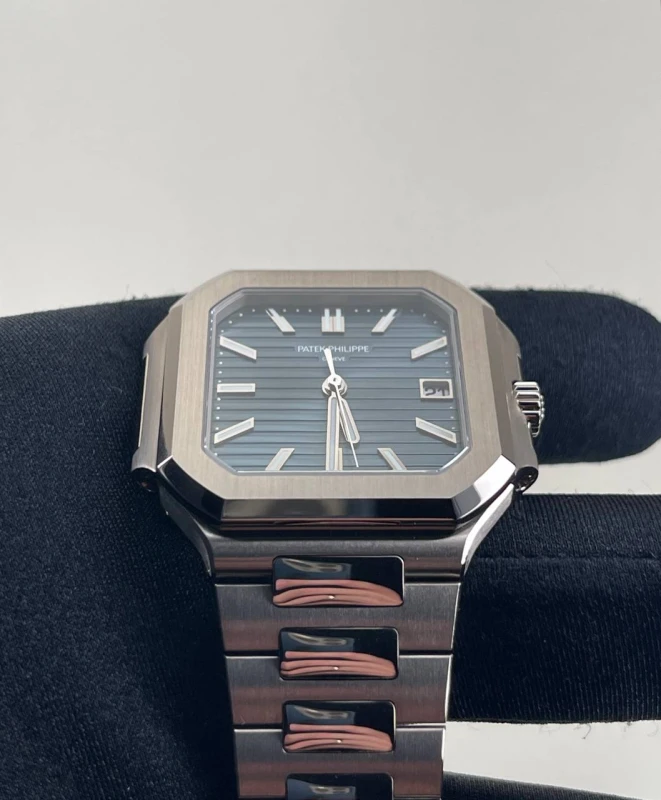 Patek Philippe 7128/1G-001 4