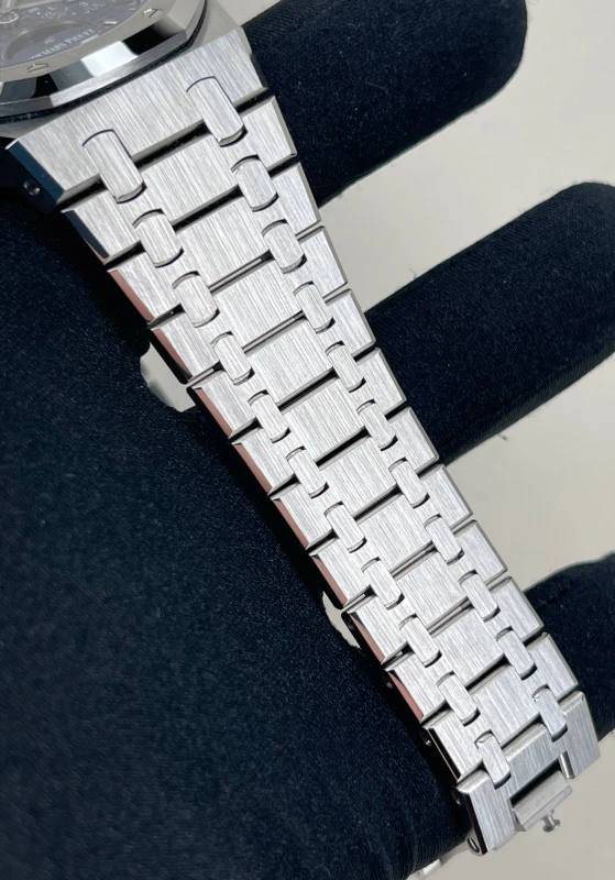 Audemars Piguet 26674ST.OO.1320ST.01 6