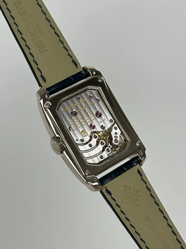 Patek Philippe 5200 5200G-001 9