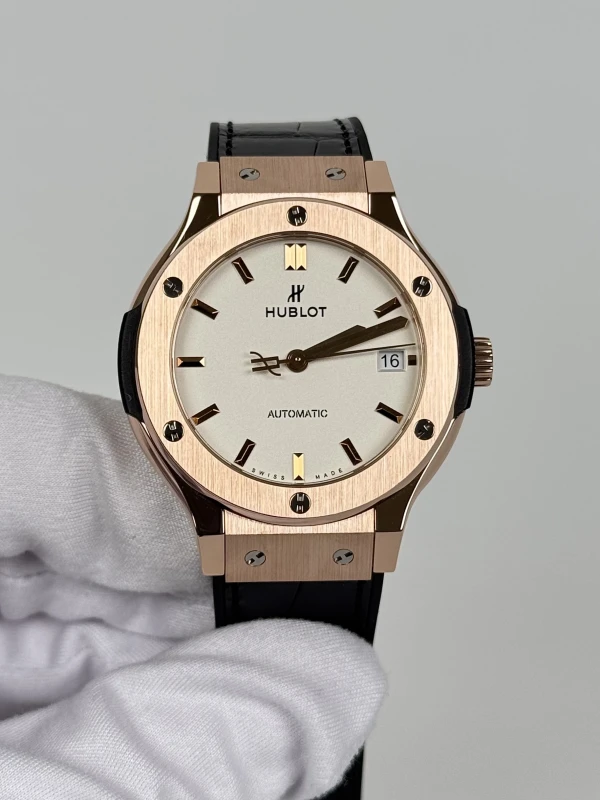 Hublot King Gold Diamonds 565.OX.2611.LR 2