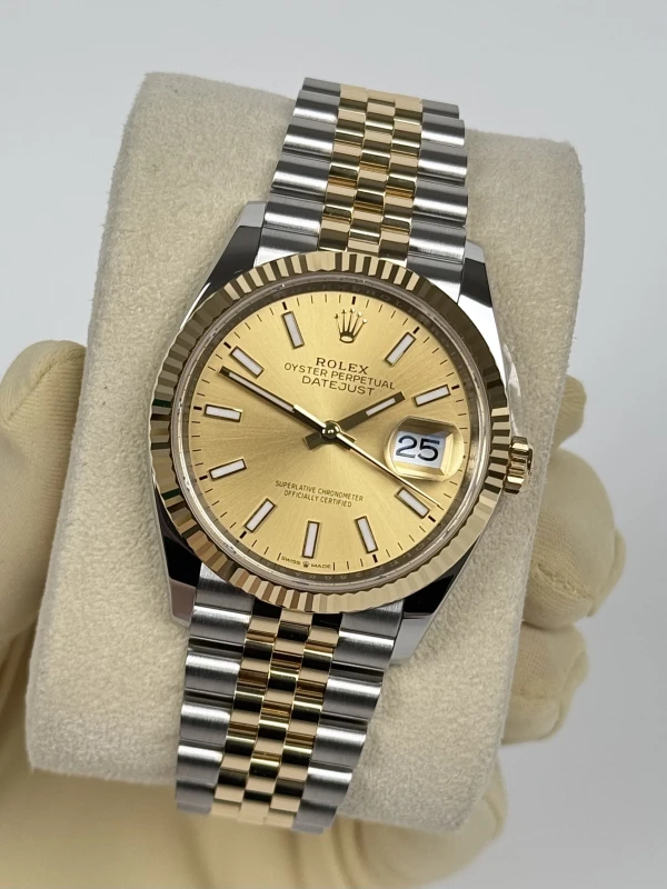 Rolex 36 mm, Oystersteel and yellow gold 126233-0015 4