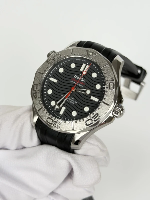 Omega Diver 300M Omega Co‑Axial Master Chronometer 42 mm 210.32.42.20.01.002 4