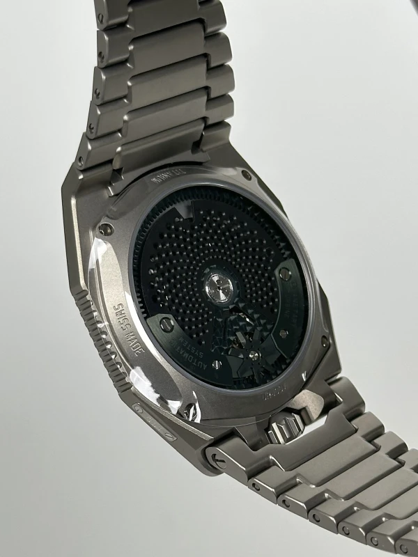 Urwerk Magic T Hunter Green UR-100V Magic T 9