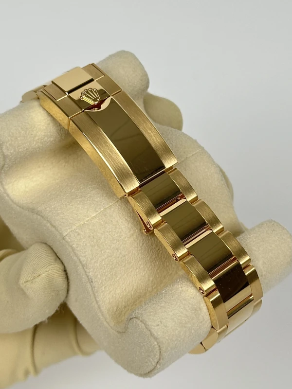 Rolex Cosmograph 40mm Yellow Gold 126508-0002 4