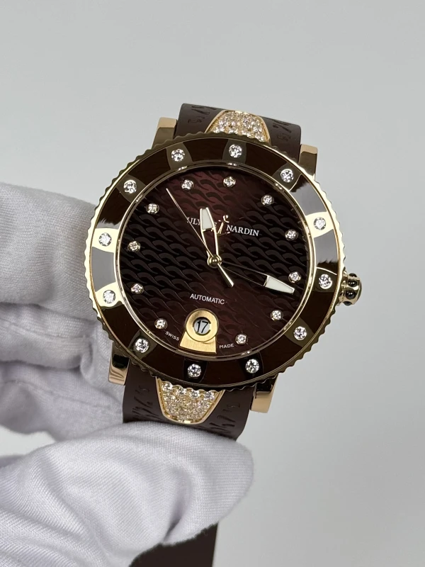 Ulysse Nardin Lady Diver 8106-101EC-3c/15 4