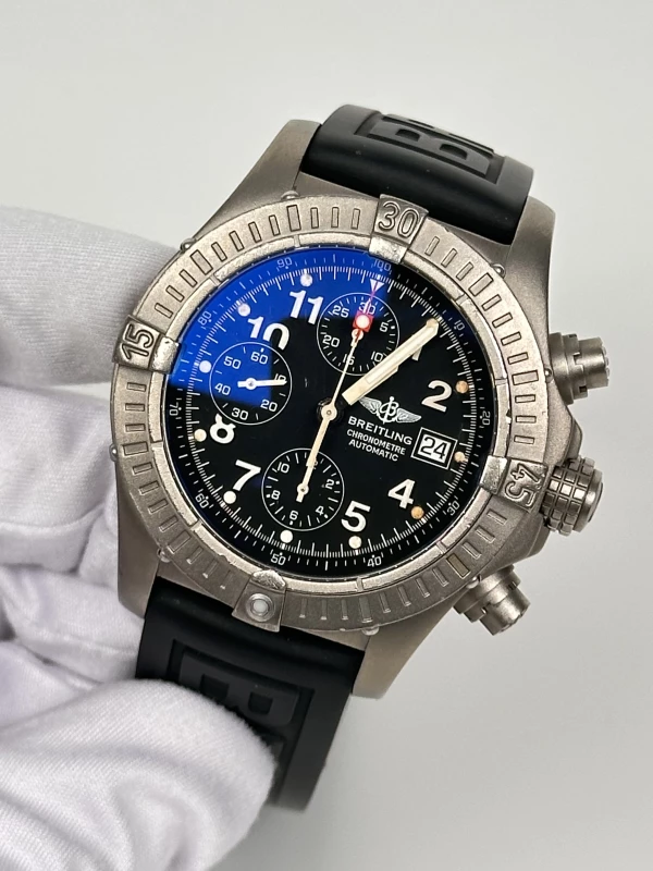 Breitling Chronograph Automatic E13360 4