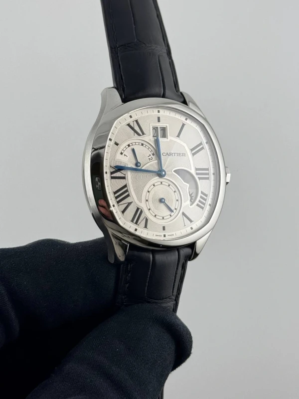 Cartier de Cartier Large Date Retrograde GMT WSNM0005 9