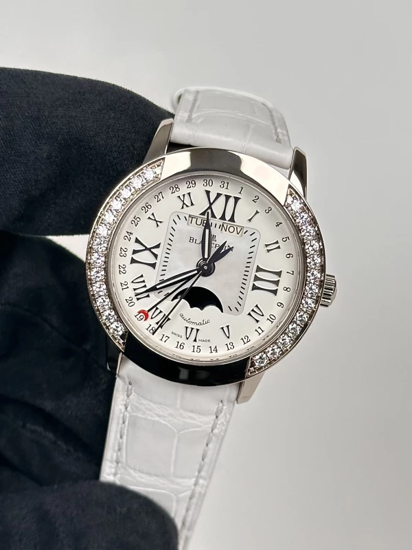 Blancpain Moon Phase Complete Calendar 3253-6044-55B 4