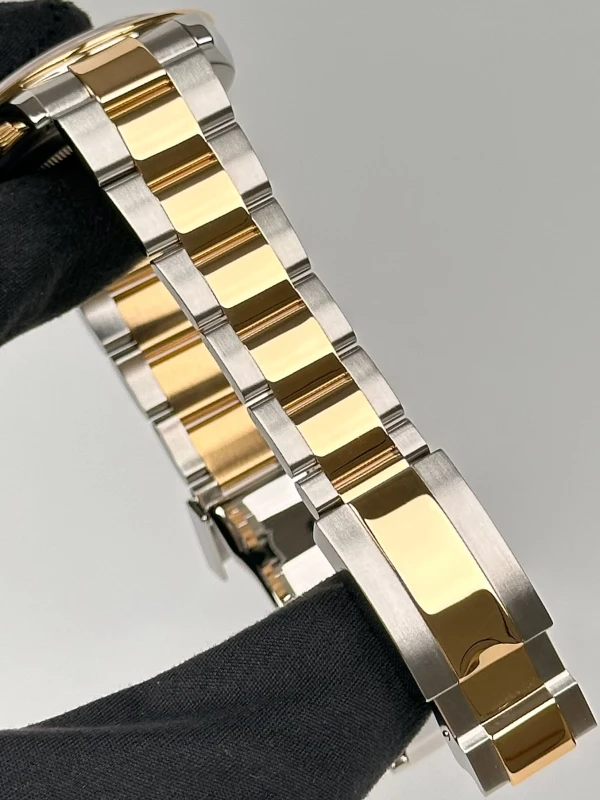 Rolex 40mm Steel and Yellow Gold  116523 blue 5