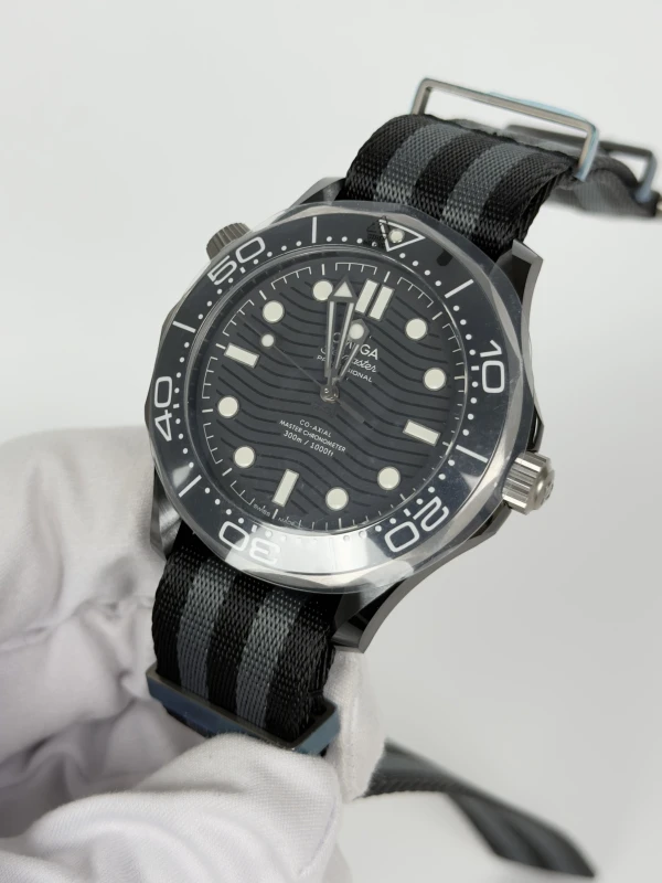 Omega Diver 300m Co Axial Master Chronometer 210.92.44.20.01.002 3