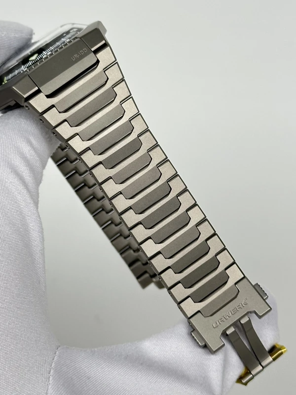 Urwerk Magic T Hunter Green UR-100V Magic T 6