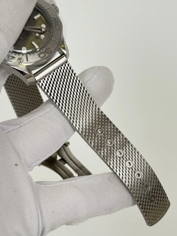 Omega DIVER 300M 210.30.42.20.06.002 4