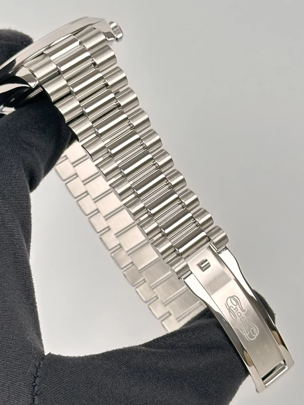 Rolex 40 mm Platinum 228206-0004 6