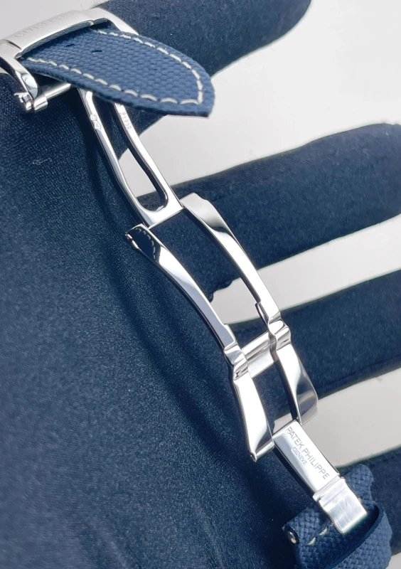 Patek Philippe 5822P-001 6