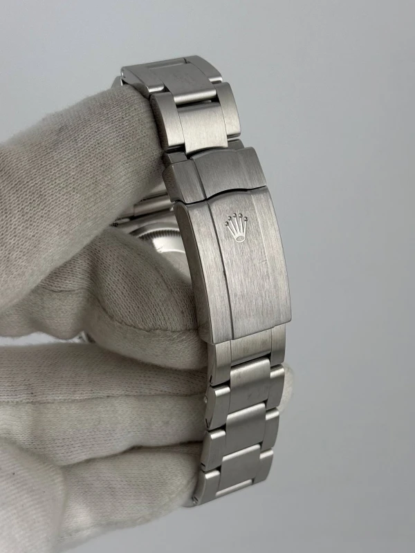 Rolex 34 mm Steel 114200 green 9