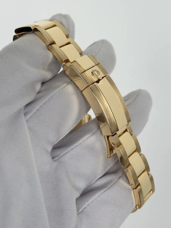 Rolex Cosmograph 40mm Yellow Gold  116508-0013 4