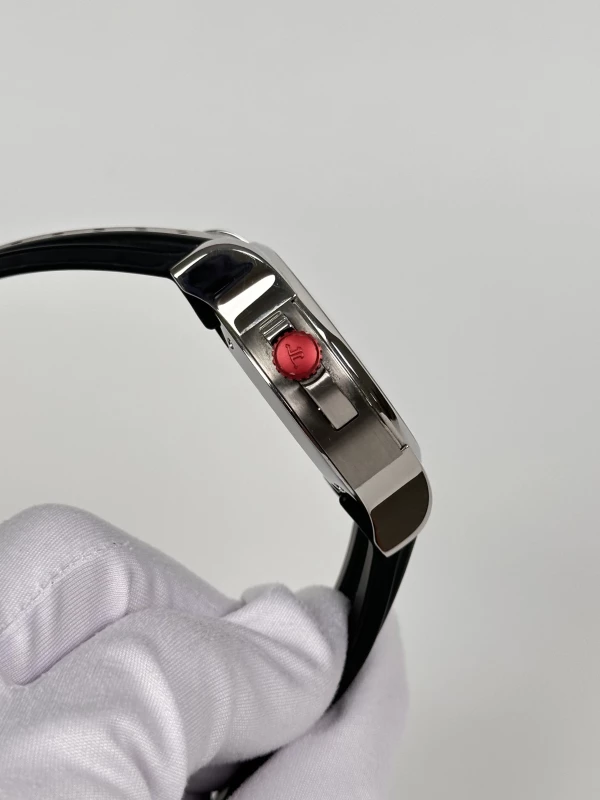Jaeger LeCoultre Extreme W-Alarm Q1778470 4