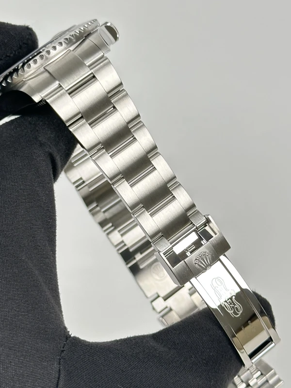 Rolex 4000 126600-0001 6