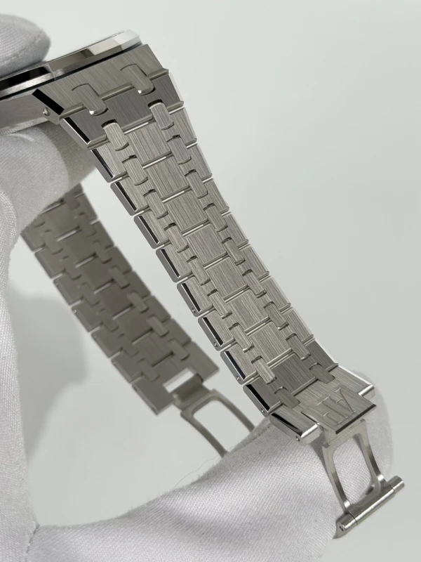 Audemars Piguet Selfwinding 37 mm 15551BC.ZZ.1356BC.01 4