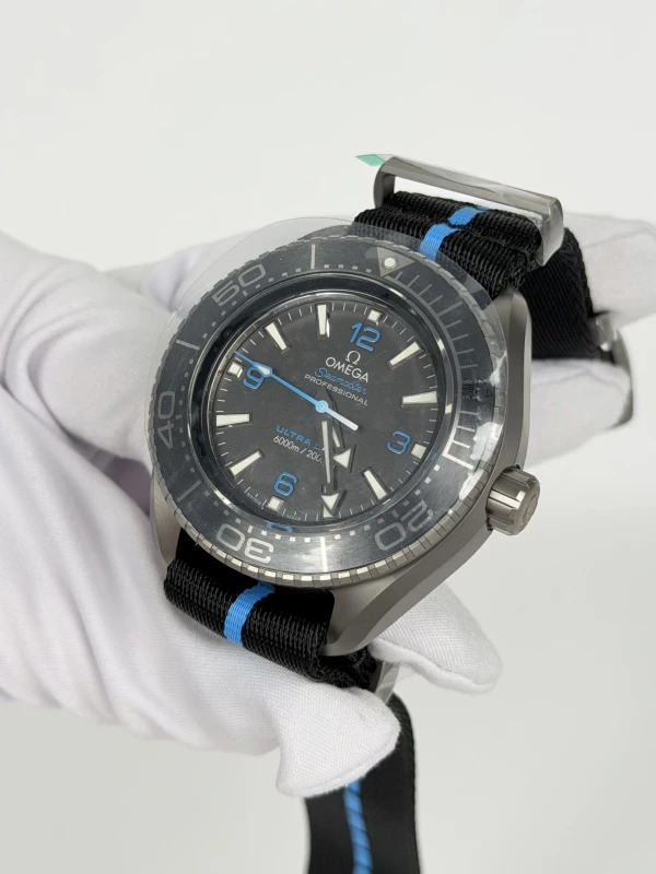 Omega SEAMASTER PLANET OCEAN 6000M 215.92.46.21.01.001 4